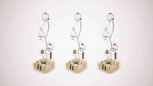 Et si l'idée vous prenait de brasser votre propre bière, un designer britannique met à votre disposition un kit pour ce Beer-Tree !