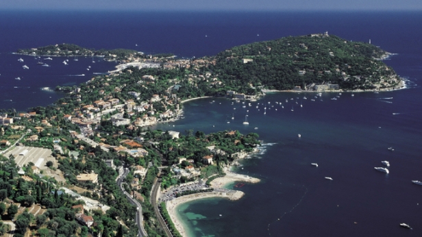 Le mètre carré le plus cher du monde est au Cap Ferrat, par endroit le prix atteint 200 000 € !