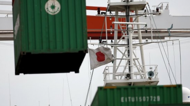 D'après un sondage mené auprès des industriels, la production industrielle nippone devrait se redresser en août (+2,8% sur un mois), puis chuter de 1,7% en septembre.