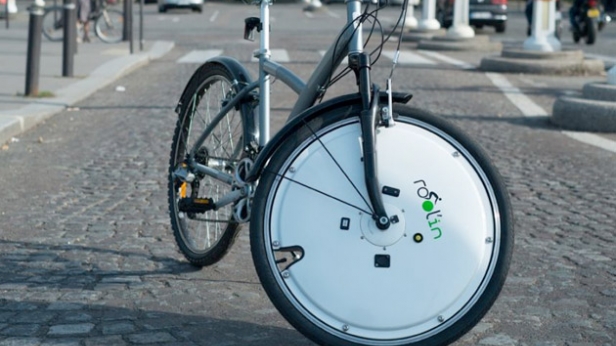 La startup française Rool’in lance une nouvelle version de sa roue électrique. Nommée la Smart, celle-ci devient aujourd’hui connectée grâce à une application smartphone dédiée