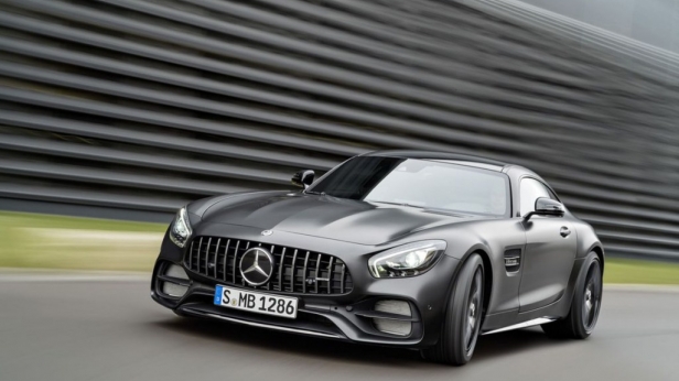 Mercedes AMG vient de présenter la AMG GT C Edition 50, une superbe déclinaison de la GT C limitée à 50 exemplaires seulement !