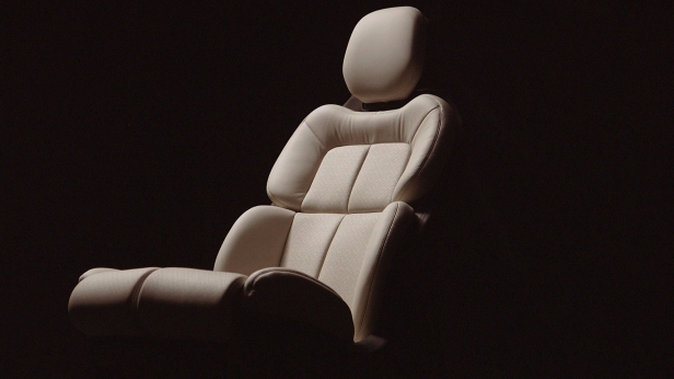 Lincoln vient de créer un siège de voiture luxueux, qui s'adapte à chaque morphologie ! Et pour un confort maximal, il y'a même une fonction de massage, de réchauffement ou de refroidissement des sièges...