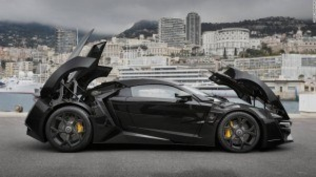 La Lykan Hypersport, 1 ère voiture de luxe fabriquée par un constructeur arabe - W Motors, à Beyrouth. Elle est commercialisée à 3.4 M$, et pour l'anecdote, Vin Diesel la conduit dans fast & Furious 7 !