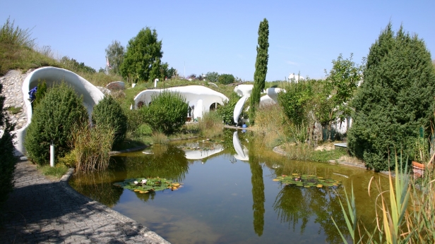 Connaissez vous le concept de maisons bulles enterrées ?